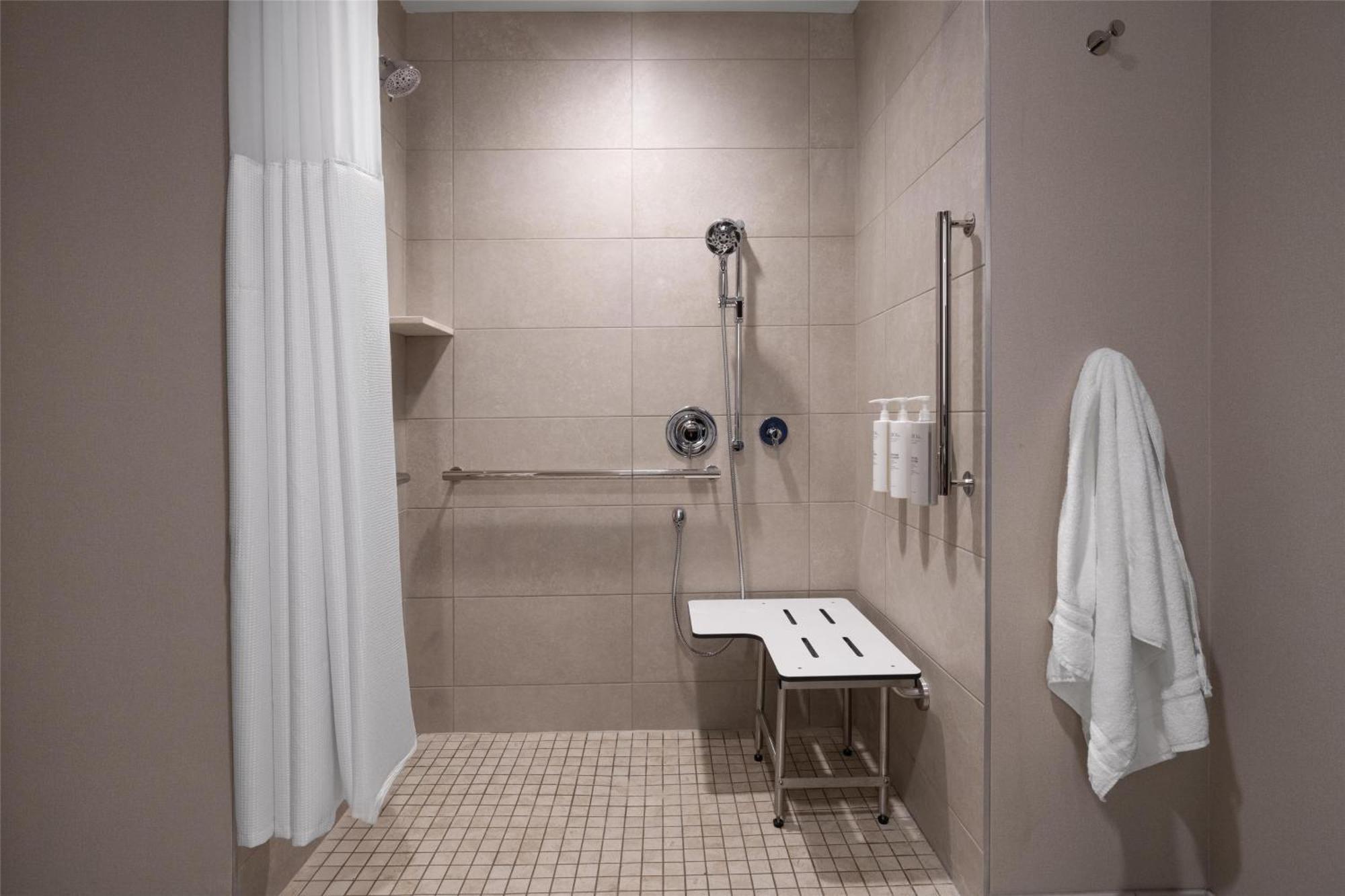 Hilton Garden Inn Greenville University Area Extérieur photo